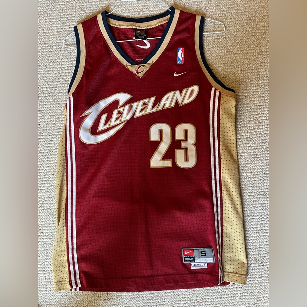 Vintage Nike LeBron James Cleveland Cavaliers Jersey Size small